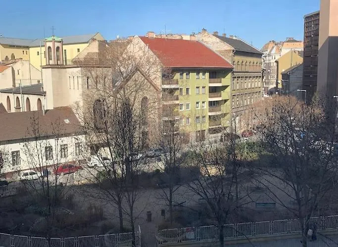 Charming Private In A Great Location Apartment Budapest