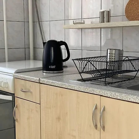 Charming Private In A Great Location 아파트 *